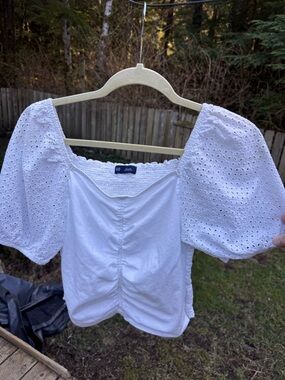 GAP White Eyelet Puff-Sleeve Ruched Crop Top